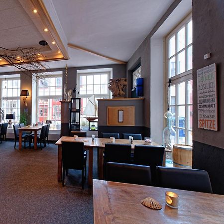 Restaurant Haus Hamburg Hotel Leer Bagian luar foto